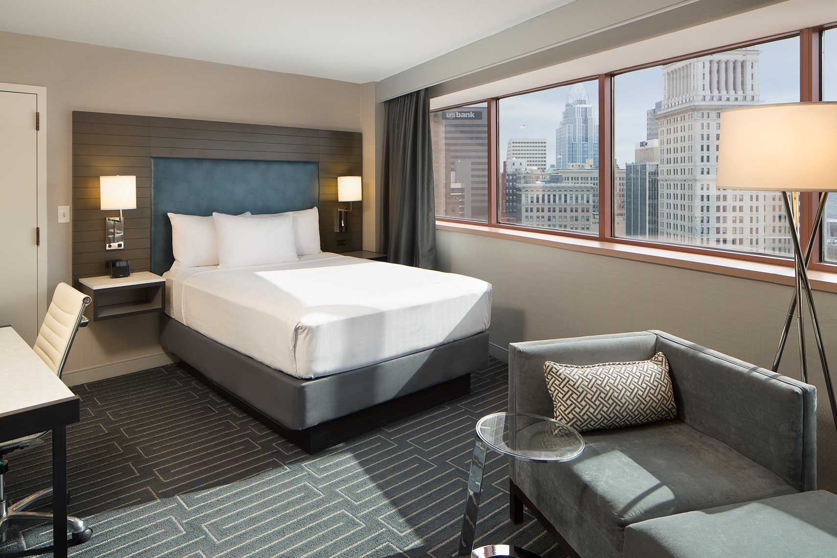 A view of a guest room at the Hyatt Regency Cincinnati showing the impressive downtown view