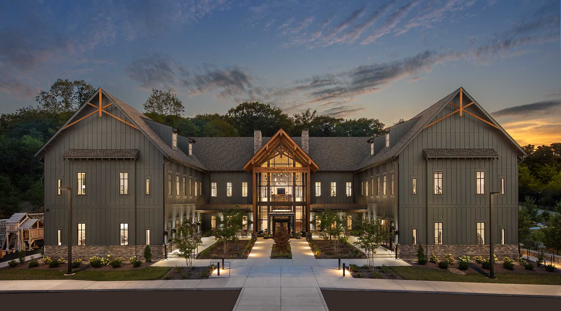 A twilight view of The Refuge Center for Counseling facility located in Franklin, TN