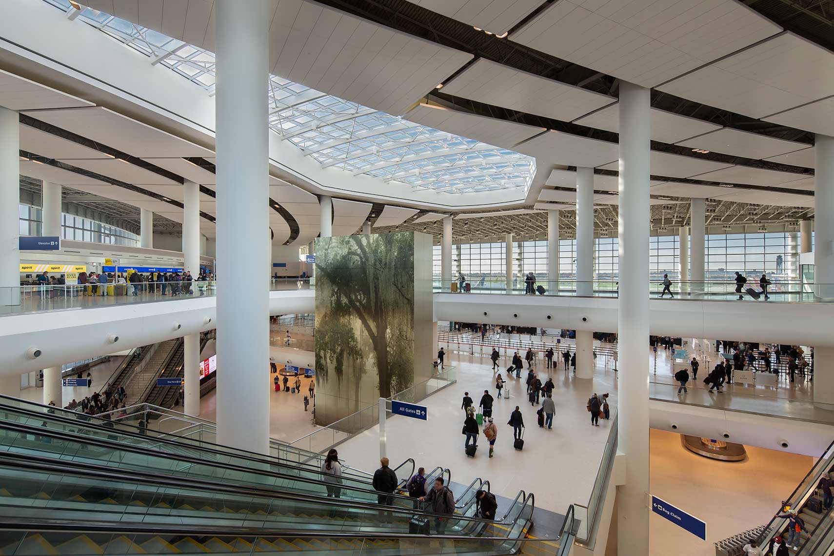 Louis Armstrong New Orleans International Airport | Terminal Grand Atrium<br>LEO A DALY