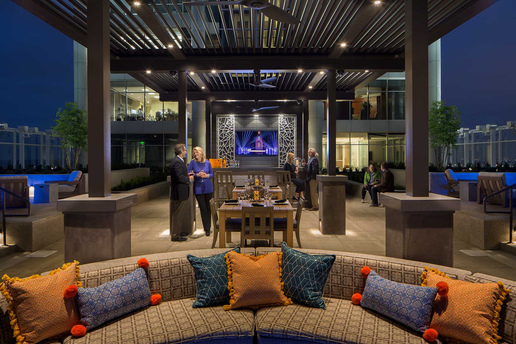 SkyGarden at Pinnacle | Rooftop Lounge Bar<br>Niles Bolton Associates
