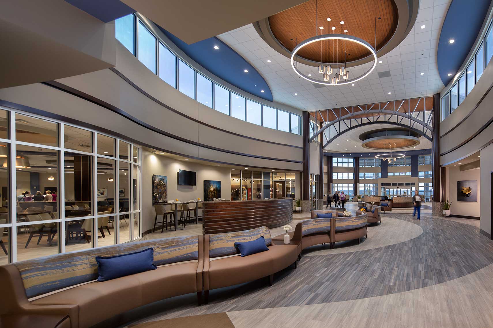 An expansive photo of the impressive lobby and seating at the North Alabama Medical Center
