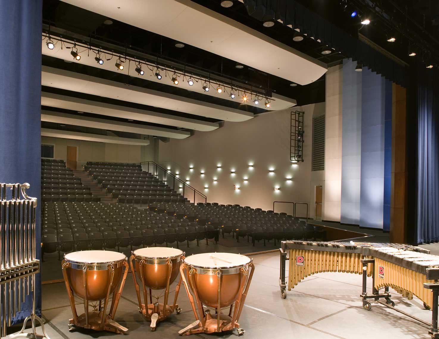 Travelers Rest High School | Auditorium<br>Craig Gaulden & Davis Architects, Inc. / Perkins & Will