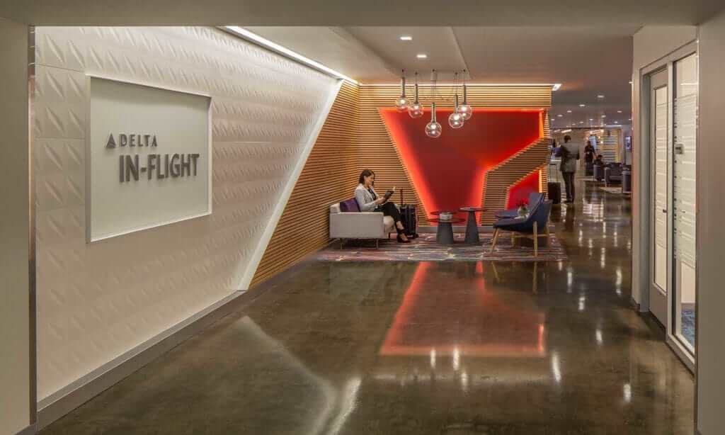Interior view of the entry area at Delta Atlanta IFS Lounge