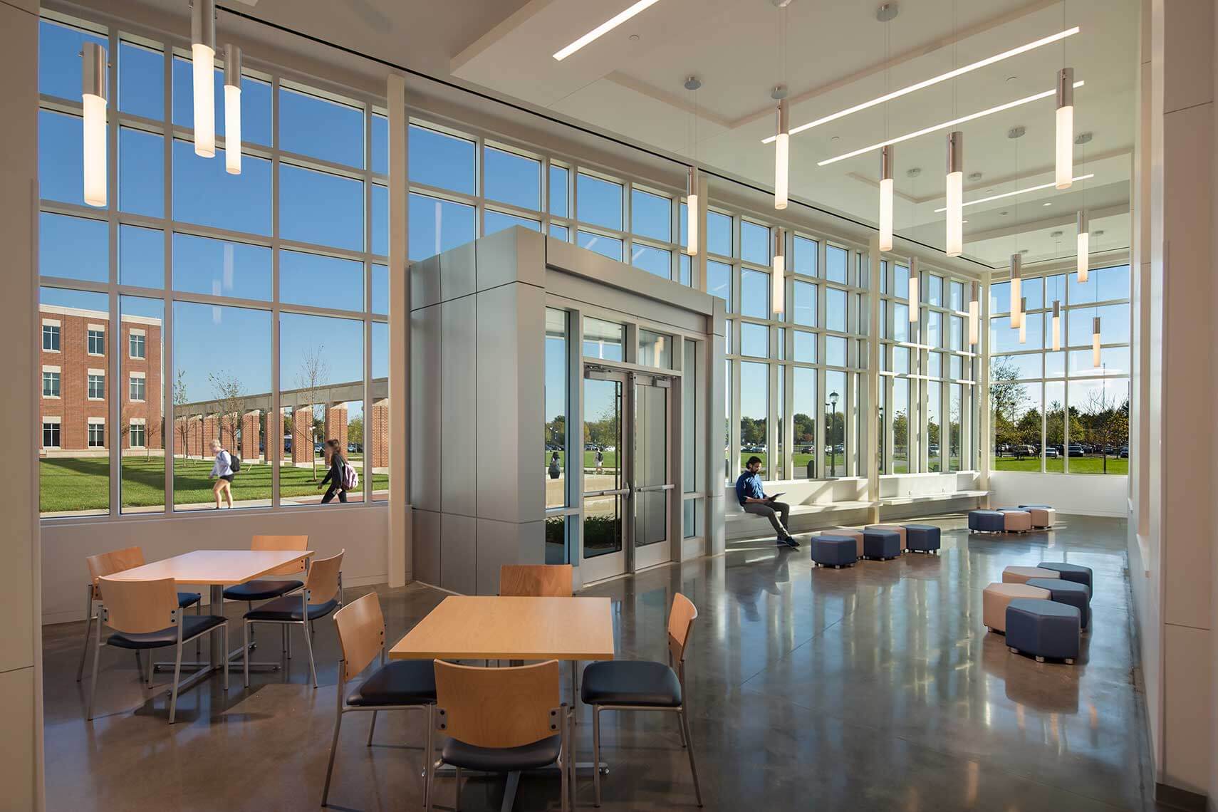 Middle Tennessee State University Academic Classroom Building for the Behavioral Sciences | Classroom Prefunction<br>Bauer Askew Architects | Turner Construction