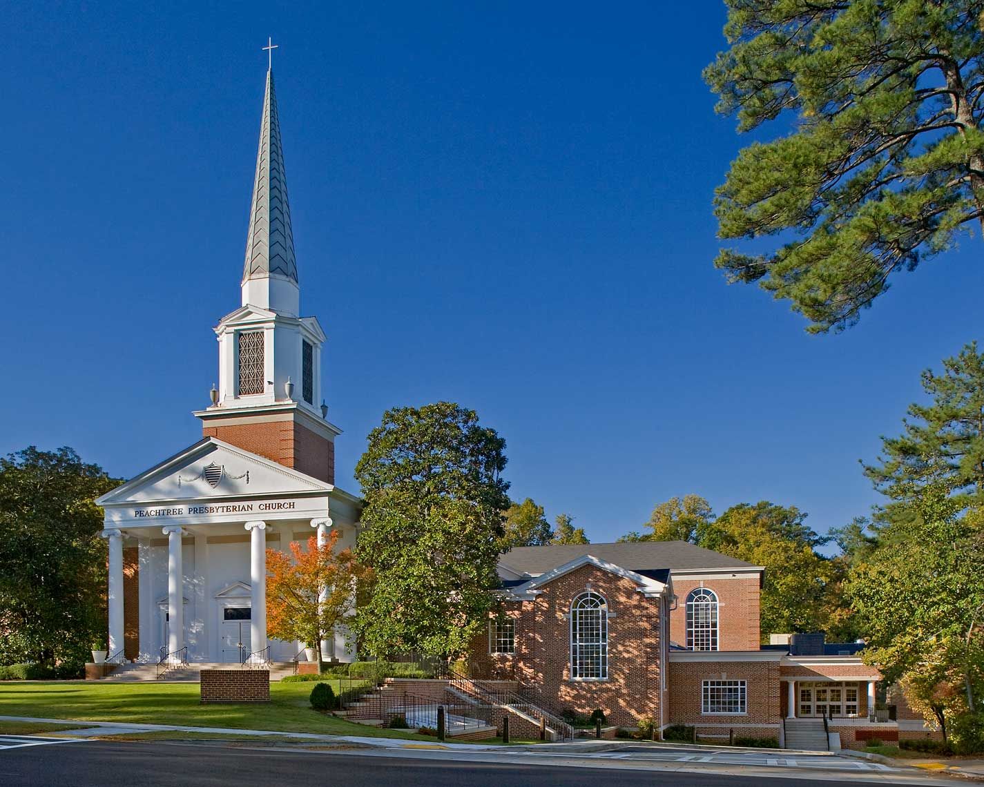 A pleasant exterior view of the Peachtree Presbyterian Church in Atlanta, Georgia